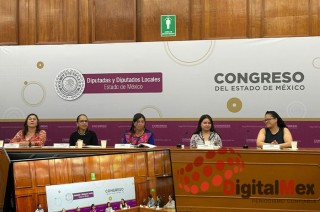 Investigadoras de distintas áreas compartieron su experiencia en tres bloques de diálogo que abordaron desde los estereotipos de género hasta las aportaciones de la ciencia a la sociedad.