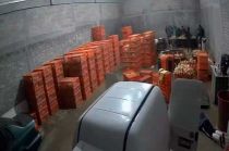 Al producto de las bodegas vendido por los polleros secuestrados en Toluca, le fueron detectados cinco sustancias que producen cáncer