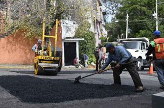 La dirección general de servicios públicos en Naucalpan ha reparado más de 50 mil baches desde marzo hasta noviembre de este año.