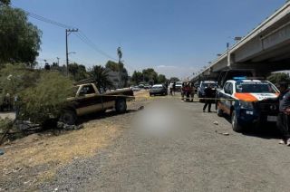 Los vecinos lograron detener al conductor y lo golpearon para después entregarlo a la policía municipal.