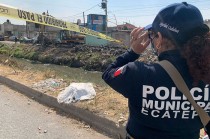 Desde este lunes, el colectivo Ehécatl y Mariposas Buscando Corazones ha trabajado en el punto del puente que conecta las comunidades de Playa Golondrinas y Luis Donaldo Colosio.
