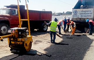 Sigue en marcha programa de bacheo en Toluca