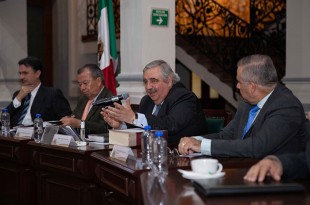 Reúne Poder Judicial &quot;Documentos Históricos  Constitucionales del Estado de México&quot;