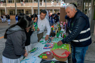 La jornada incluyó muestras con materiales reciclados y talleres de concientización, reforzando acciones ambientales emprendidas en el municipio.