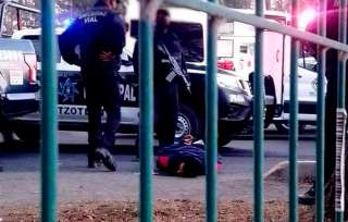 Los hechos se registraron en el Libramiento Sur de la zona industrial, donde tres sujetos fueron sorprendidos por los agentes