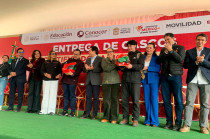 Video: Entregan mil cascos certificados para frenar accidentes de motociclistas en Ecatepec