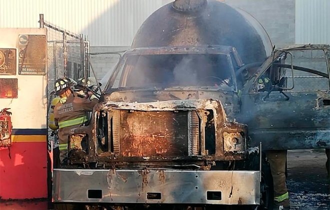 #Video: Se incendia pipa de gas en #Edomex