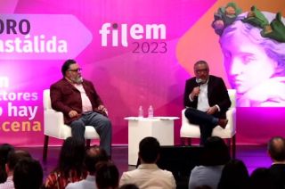 Presentan libro "Crónica de una Derrota Anunciada" en FILEM 2023