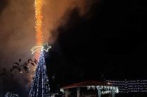 Carlos González Berra encabezó la ceremonia del encendido.