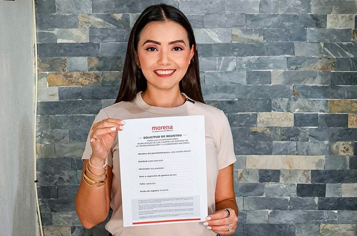 Majo Osorio formalizó su registro para participar en el proceso interno de Morena, Partido Verde y PT en Playa del Carmen.