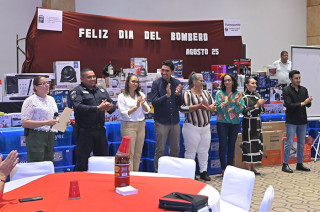 Durante la celebración se realizaron rifas y actividades de convivencia para honrar su entrega y vocación de servicio.