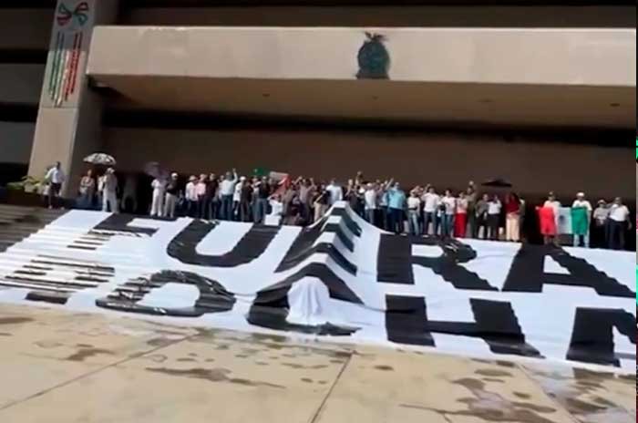 Video: “Fuera Rocha”: crecen protestas en Sinaloa mientras Congreso frena relevo