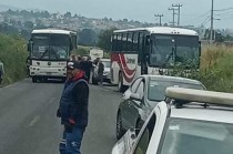 De acuerdo con información preliminar, tres menores y su papá iban en una motoneta cuando fueron alcanzados por un camión de la línea Cardenales.