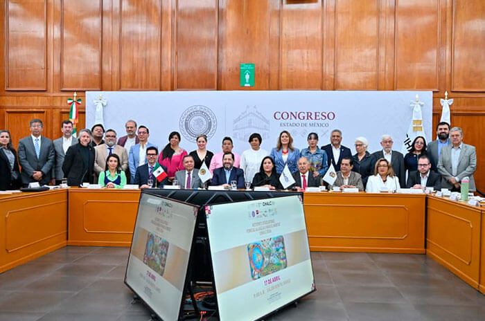 En el Foro de Alianzas para el Hábitat 2026, el Congreso del Edomex planteó ajustes a leyes de desarrollo urbano y ordenamiento territorial.