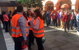 Realizan simulacros de sismo en edificios públicos