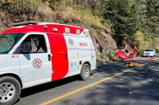 El vehículo quedó completamente destrozado.