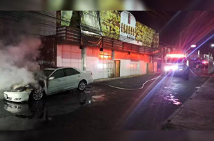 Un incendio provocado en el bar Lacoss, ubicado en la colonia Popular Coatepec, dejó como saldo cinco personas fallecidas durante la madrugada.