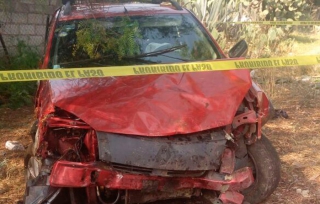 Un muerto y tres heridos deja volcadura en la México-Pirámides, en Acolman