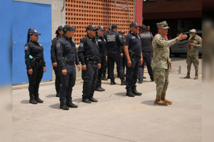 La Secretaría de Marina imparte adiestramiento a elementos de la policía de Ecatepec.