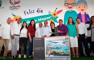 Gobierno celebra a adultos mayores de Tlalnepantla Oriente