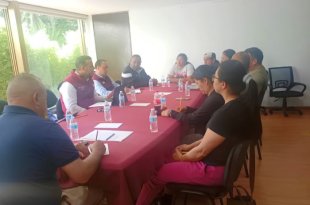 Autoridades municipales y estatales instalaron una mesa de trabajo para dar seguimiento a los planteamientos del cuerpo de Bomberos de Toluca.