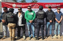 Los sujetos fueron sorprendidos solicitando dinero a integrantes de un sindicato de transportistas