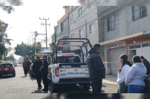 Policía resguarda el lugar del homicidio en Ecatepec