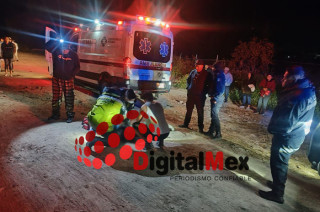 Paramédicos del SUEM confirman fallecimiento de adulto mayor atropellado.