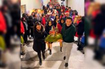 Se realizó una posada a la que asistieron cientos de familias.