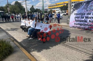 Los manifestantes exigieron además la liberación de Cenobio &quot;N&quot;, exdirector de la Normal Rural, quien está siendo investigado por el presunto encubrimiento del homicidio de un alumno ocurrido el 12 de julio.