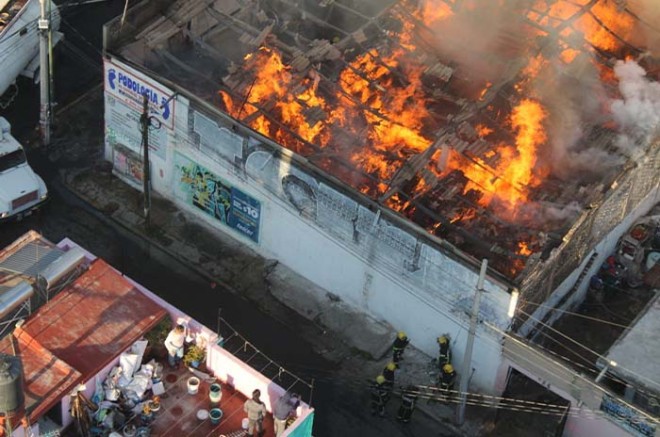 Video: Arde maderería en #Nezahualcóyotl