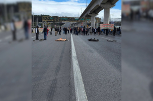 Bloqueo de habitantes de Ocoyoacac en la carretera México-Toluca