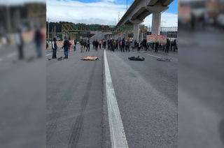 Bloqueo de habitantes de Ocoyoacac en la carretera México-Toluca