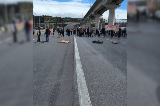 Bloqueo de habitantes de Ocoyoacac en la carretera México-Toluca