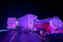 La víctima quedó prensada tras el impacto.
