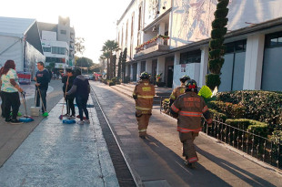 Protección Civil reiteró la importancia de revisar planes familiares de protección, identificar zonas seguras y atender las indicaciones oficiales ante réplicas o actualizaciones informativas.