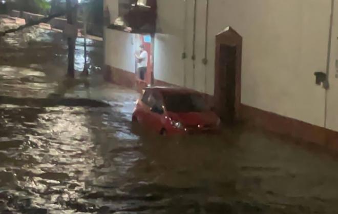 Se desbordaron los ríos de Teotihuacán y Papalotla a causa de las lluvias.