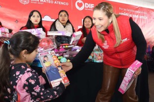 Muñiz Neyra destacó que, en este segundo periodo de gobierno, continuarán los programas y servicios dedicados a la infancia y se reforzarán con acciones tan importantes como la creación de la Clínica de Autismo.