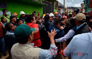 Enfrentan jóvenes al Estado Mayor Presidencial, tras increpar a Peña en gira por Edomex