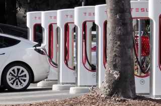 En la conferencia matutina del presidente, se confirmó que la compañía de autos eléctricos instalará una planta en Nuevo León.