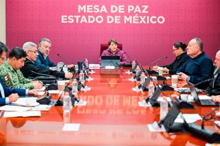 La gobernadora Delfina Gómez Álvarez encabezó la Mesa de Paz, donde se presentaron los resultados del combate a la extorsión en el Edoméx.