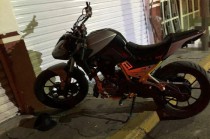 El percance ocurrió en la intersección de Aldama Sur y Vicente Guerrero, donde los motociclistas, que viajaban a bordo de una unidad marca Vento, perdieron el control.