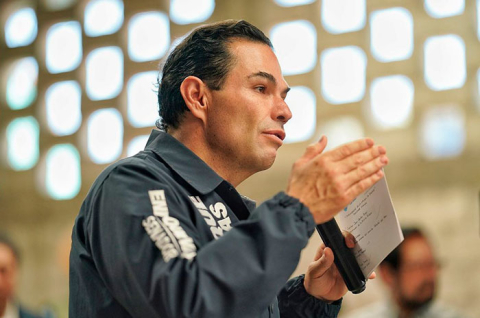 La propuesta busca proteger a pasajeros, especialmente mujeres, jóvenes y personas mayores, y reconoce el carácter agravado de estos delitos por ocurrir en servicios de movilidad esenciales.