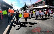 Protestan padres de familia por kinder con daños estructurales en Ecatepec