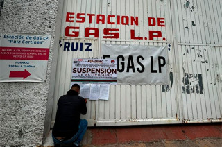 Además, 54 pipas y estaciones están suspendidas y 37 cuentan con expedientes por incumplimiento en Protección Civil