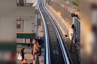 #Video: Evacuan pasajeros de la línea B del Metro por humo en vagones en #Nezahualcóyotl