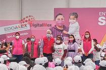 Se entregaron 3 mil 600 tarjetas a beneficiarias de 33 municipios.