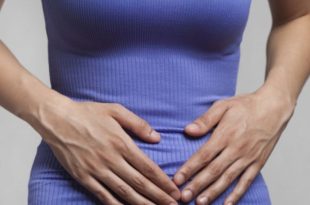 Autoridades sanitarias alertaron a viajeros por el brote de ciclosporiasis registrado en Estados Unidos y recomendaron medidas preventivas para reducir riesgos de contagio.