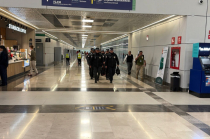 Elementos de la Guardia Nacional reforzaron la seguridad en accesos, pasillos y zonas de abordaje del AIFA