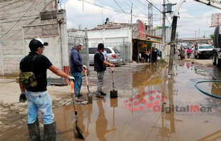 Limpian cuadrillas impactos de la lluvia ayer en #SanMateoAtenco